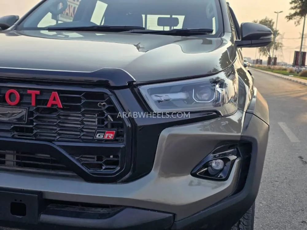 Toyota Hilux 2019 for Sale in Dubai Image-4