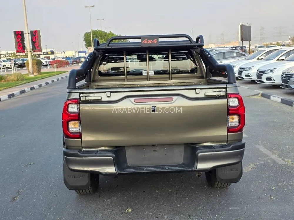 Toyota Hilux 2019 for Sale in Dubai Image-7