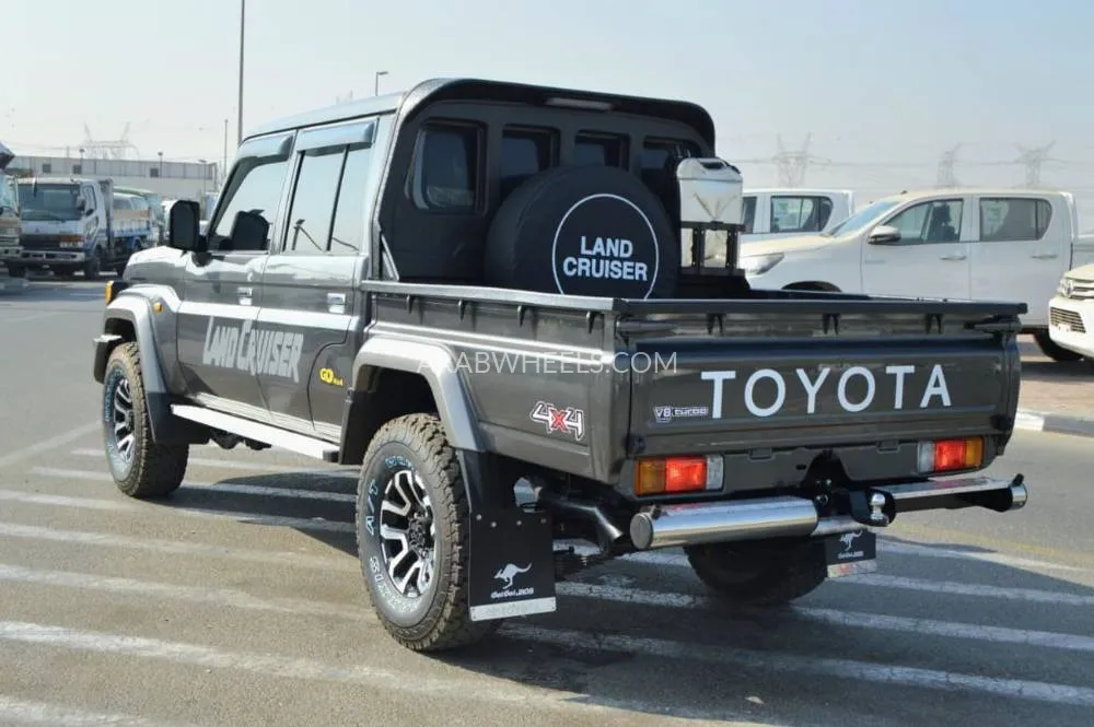 تويوتا لاند كروزر 70 سيريز 2019 for Sale in دبي Image-8