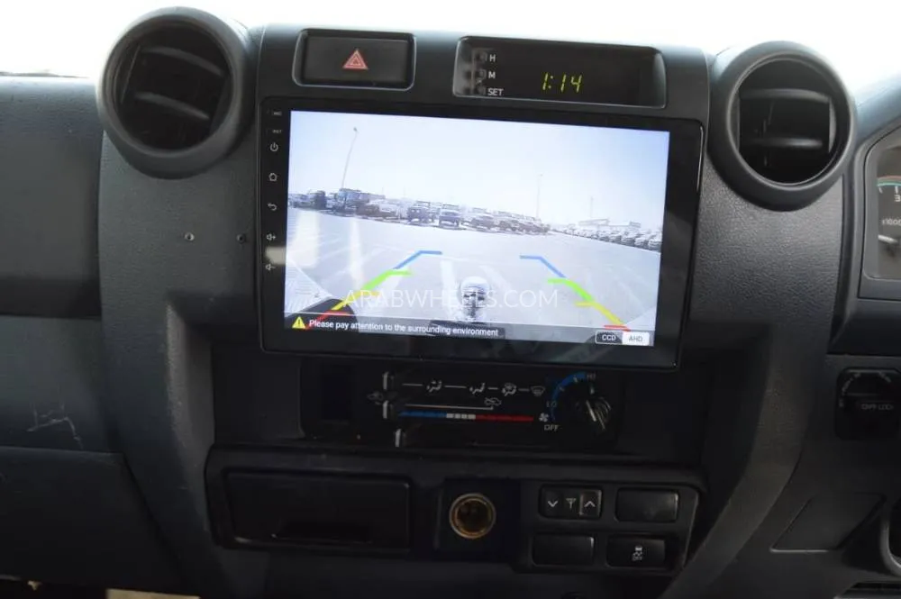 تويوتا لاند كروزر 70 سيريز 2019 for Sale in دبي Image-16