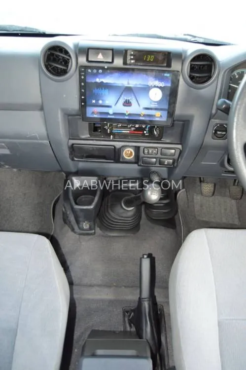 تويوتا لاند كروزر 70 سيريز 2019 for Sale in دبي Image-17