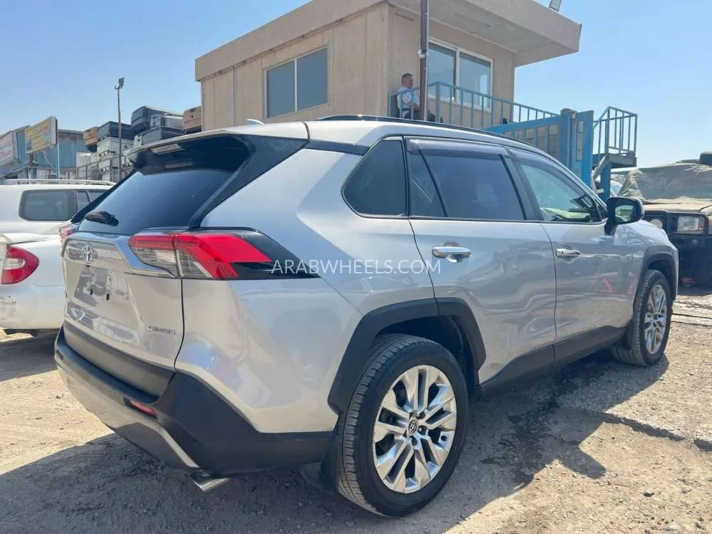 Toyota Rav4 2019 for Sale in Dubai Image-7