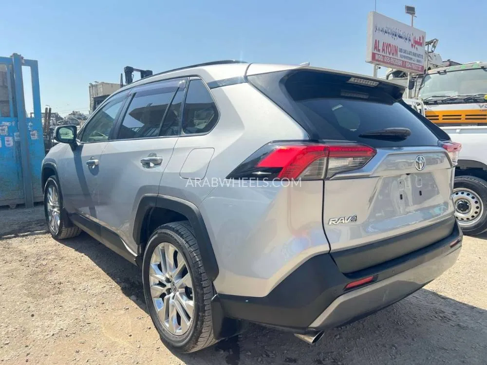 Toyota Rav4 2019 for Sale in Dubai Image-8