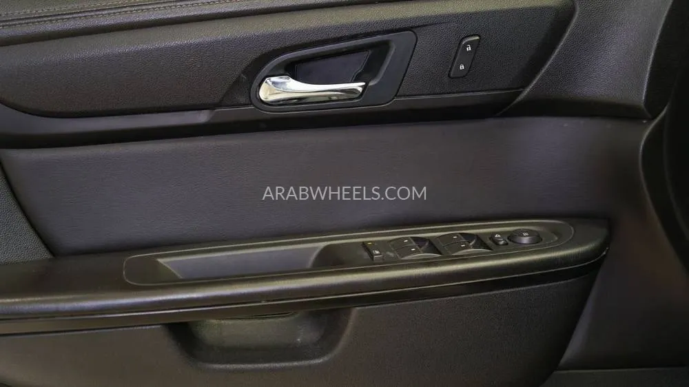 GMC Acadia 2016 for Sale in Sharjah Image-10