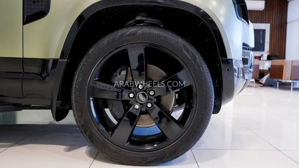 Land Rover Defender 2024 for Sale in Sharjah Image-20