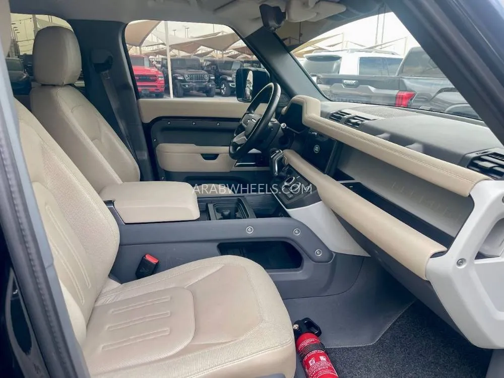 Land Rover Defender 2020 for Sale in Sharjah Image-19