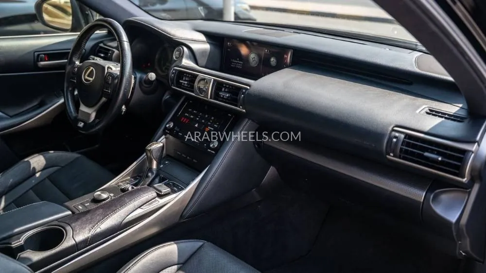 Lexus IS 2017 for Sale in Dubai Image-10