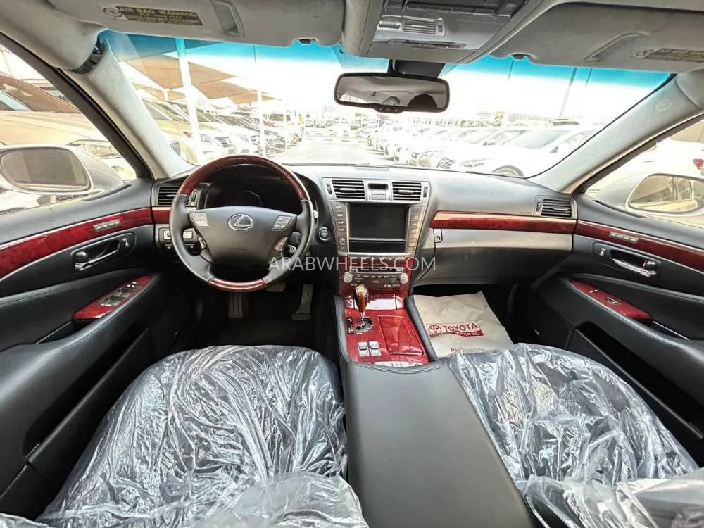 Lexus LS 2010 for Sale in Dubai Image-6