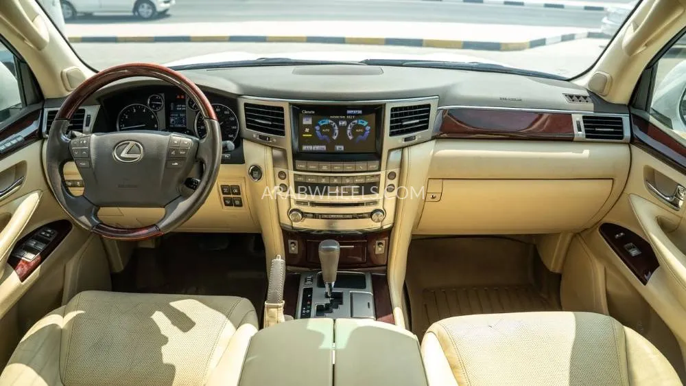 Lexus LX 2015 for Sale in Dubai Image-8