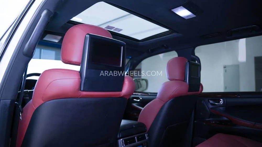 Lexus LX 2015 for Sale in Sharjah Image-13