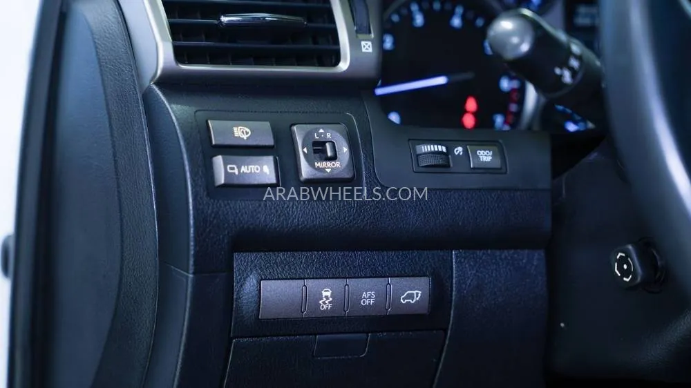 Lexus LX 2015 for Sale in Sharjah Image-15