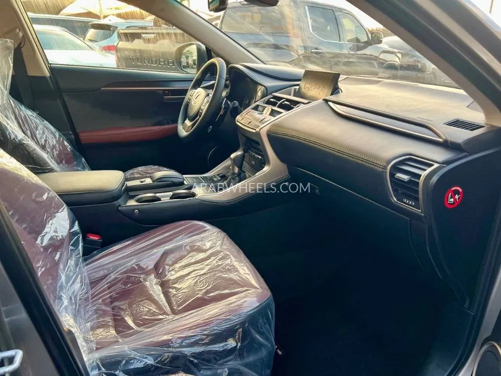 لكزس NX 2015 for Sale in الشارقة Image-8