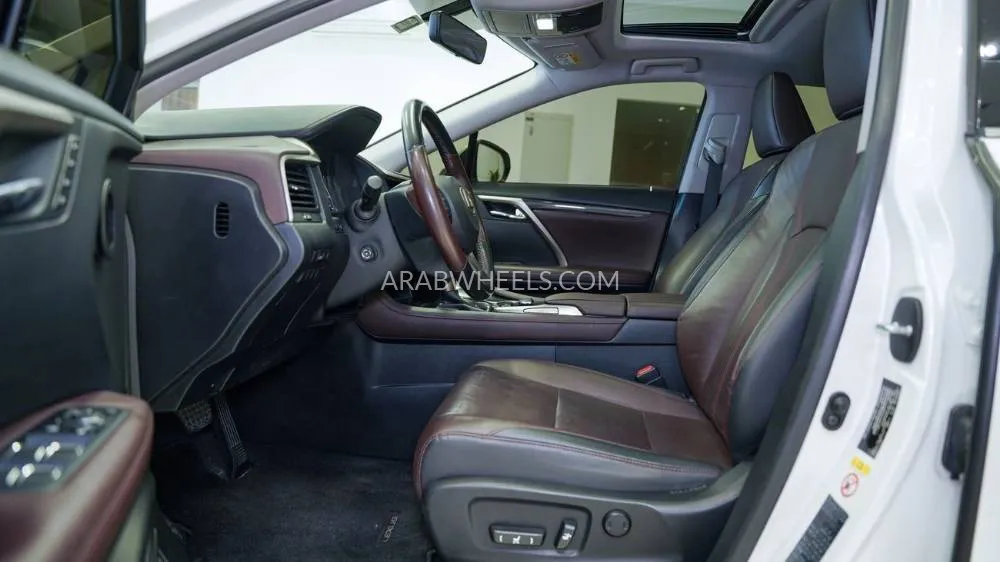 Lexus RX 2018 for Sale in Sharjah Image-12