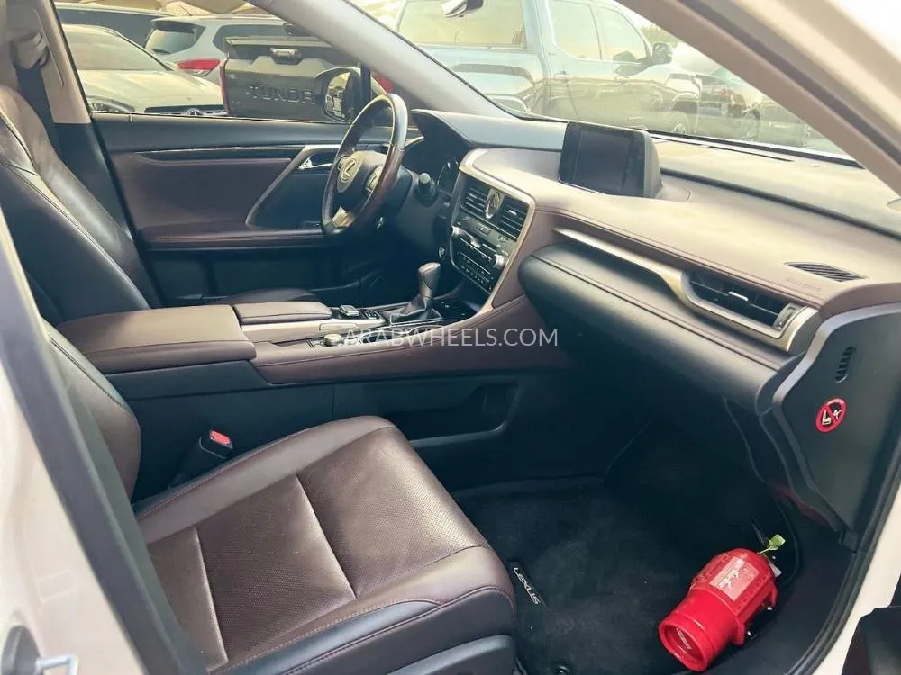 Lexus RX 2018 for Sale in Sharjah Image-4