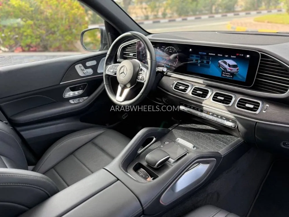 Mercedes Benz GLE Class 2022 for Sale in Dubai Image-13