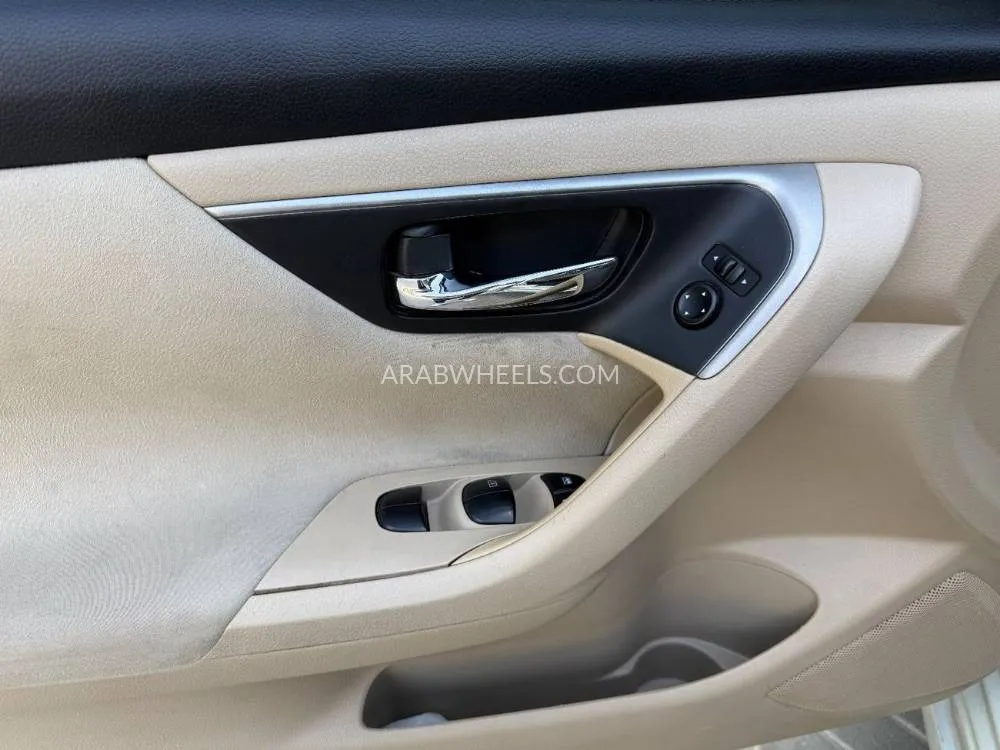 Nissan Altima 2016 for Sale in Sharjah Image-15