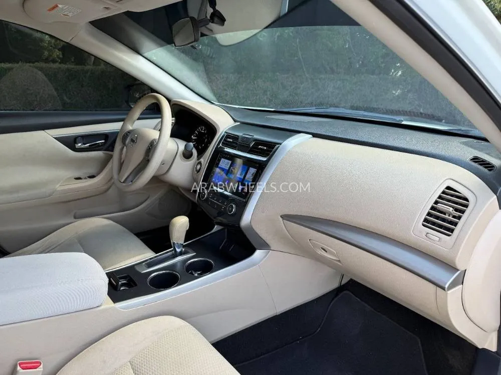 Nissan Altima 2016 for Sale in Sharjah Image-18
