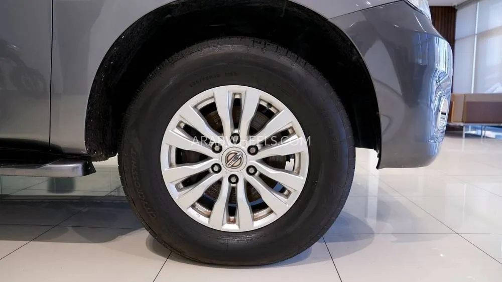 Nissan Patrol 2019 for Sale in Sharjah Image-20