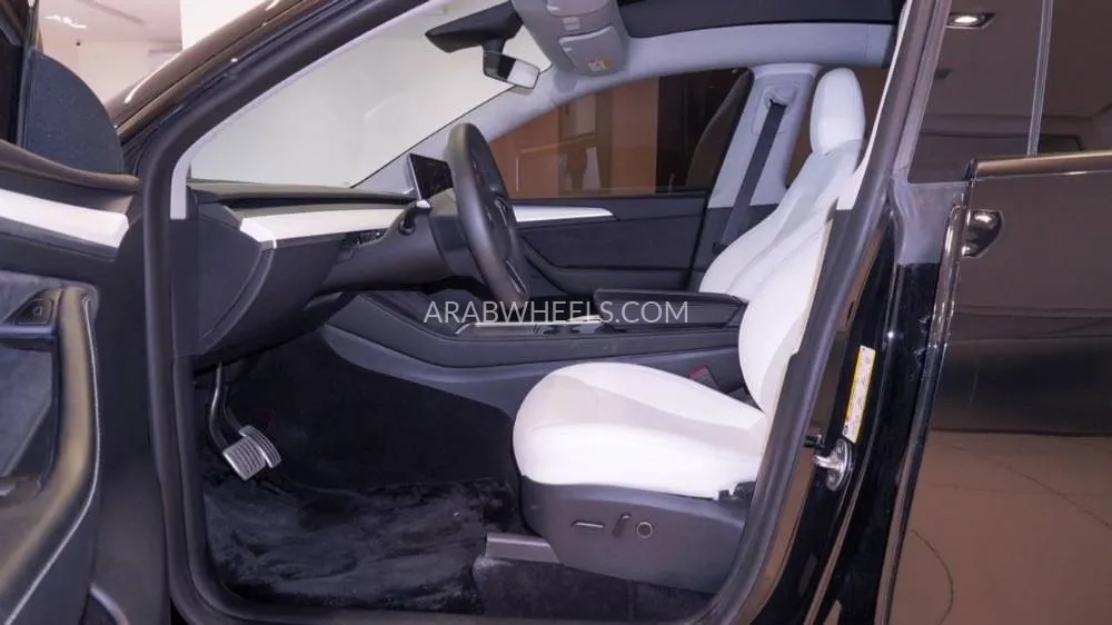 Tesla Model Y 2023 for Sale in Sharjah Image-7