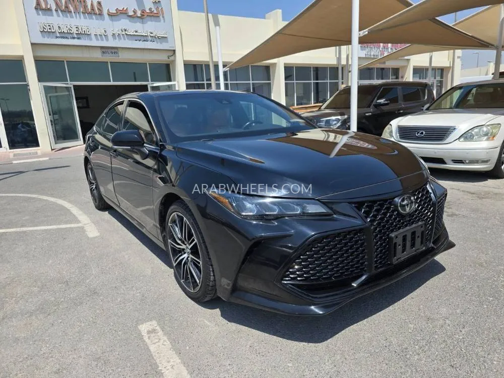 Toyota Avalon 2019 for Sale in Dubai Image-2