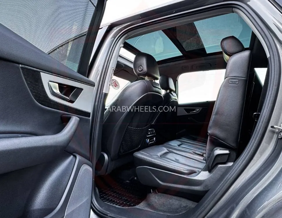 أودي Q7 2017 for Sale in الشارقة Image-11