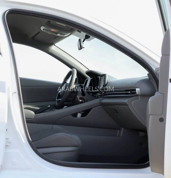 Hyundai Elantra 2022 for Sale in Sharjah Image-9