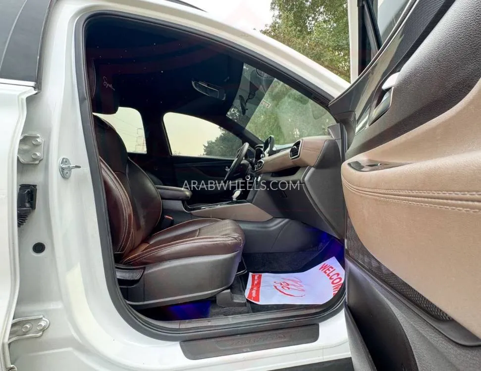 هيونداي جراند سانتا في 2024 for Sale in الشارقة Image-9