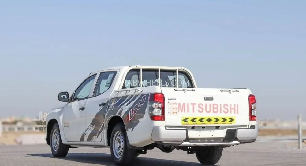 Mitsubishi L200 2021 for Sale in Sharjah Image-4