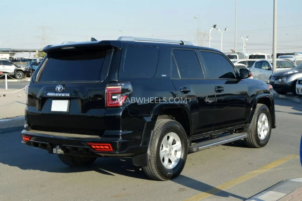 Toyota 4Runner 2018 for Sale in Dubai Image-6