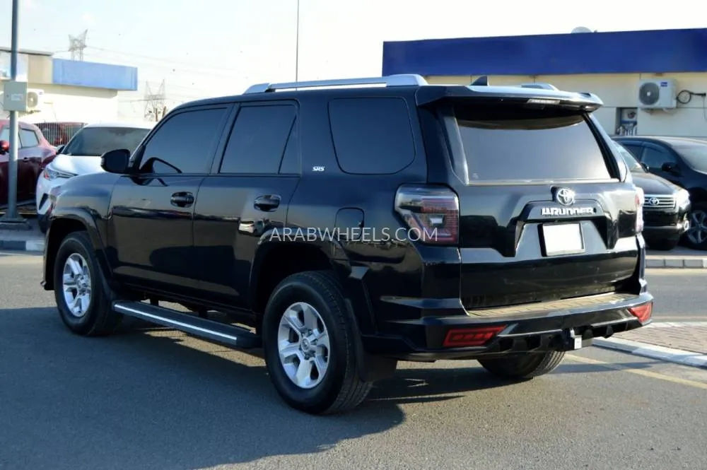 Toyota 4Runner 2018 for Sale in Dubai Image-7