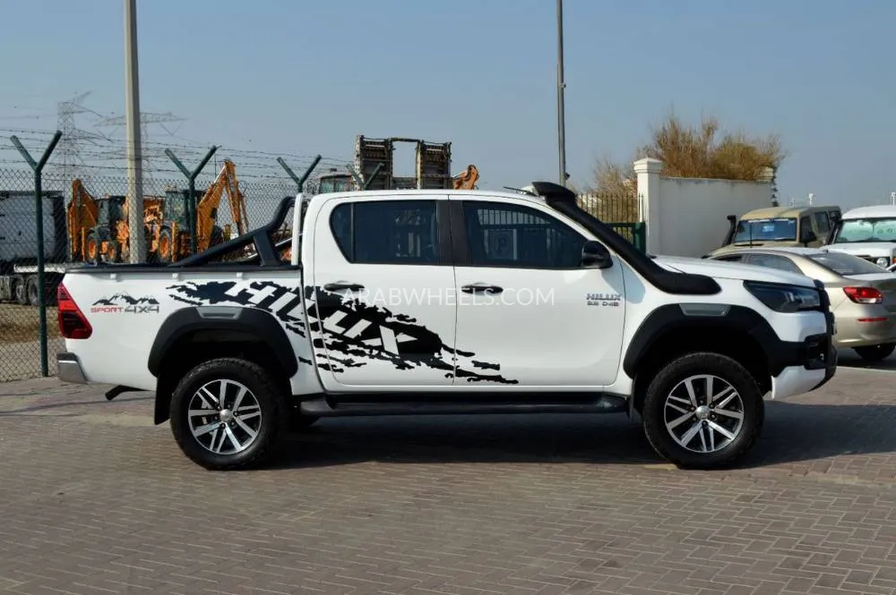 Toyota Hilux 2019 for Sale in Dubai Image-5