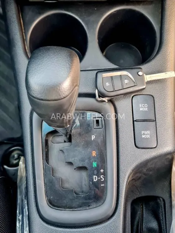 Toyota Hilux 2019 for Sale in Dubai Image-11