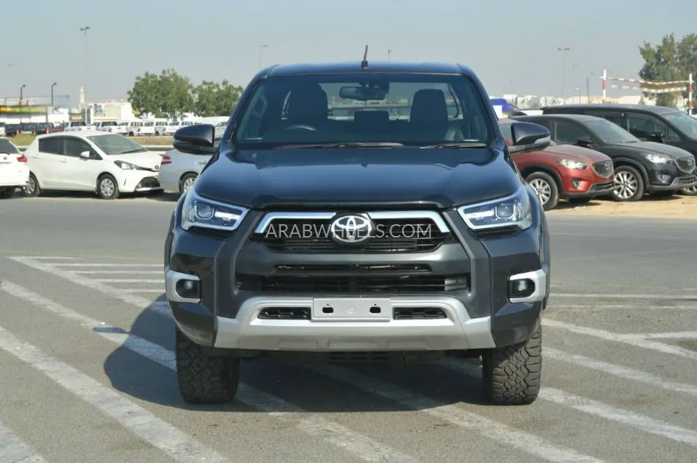 Toyota Hilux 2021 for Sale in Dubai Image-3