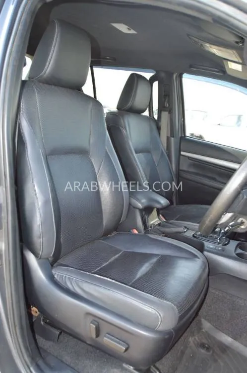 Toyota Hilux 2021 for Sale in Dubai Image-12