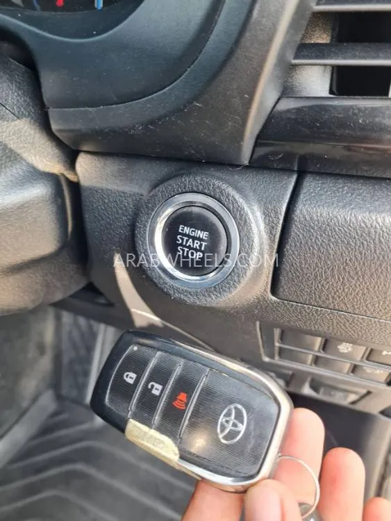 Toyota Hilux 2021 for Sale in Dubai Image-14