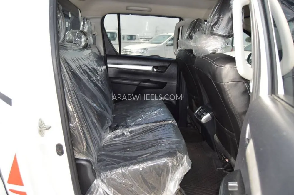 Toyota Hilux 2021 for Sale in Dubai Image-15