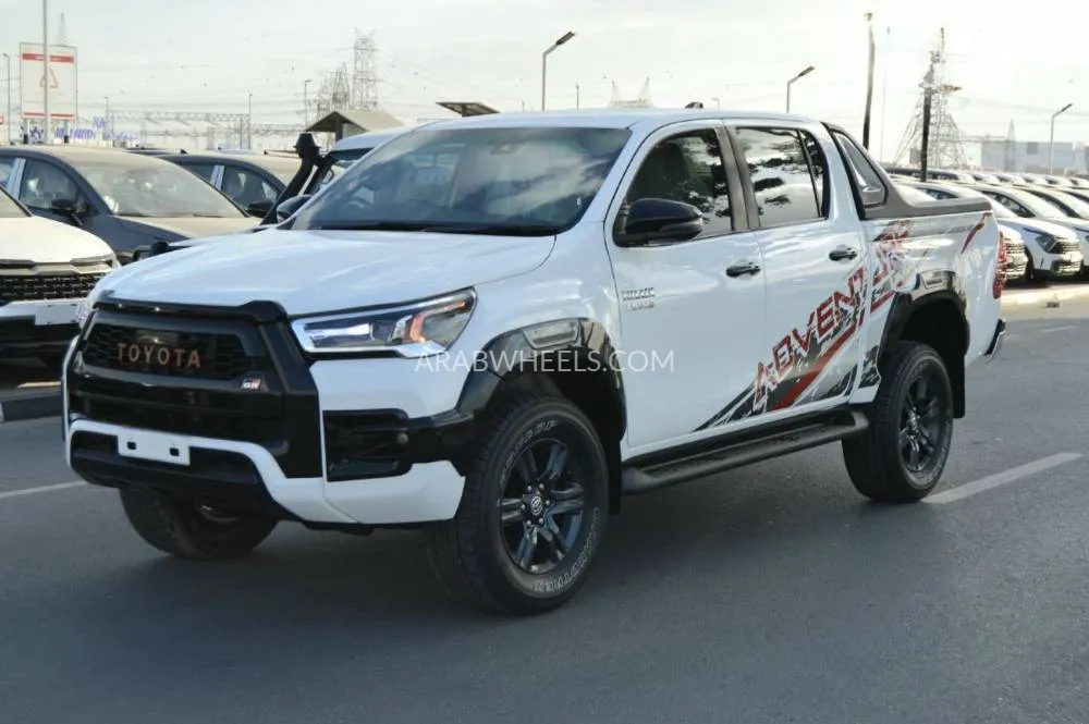 Toyota Hilux 2023 for Sale in Dubai Image-2