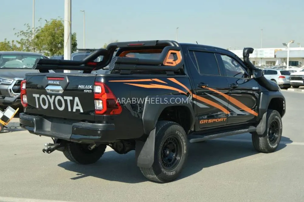 Toyota Hilux 2025 for Sale in Dubai Image-7