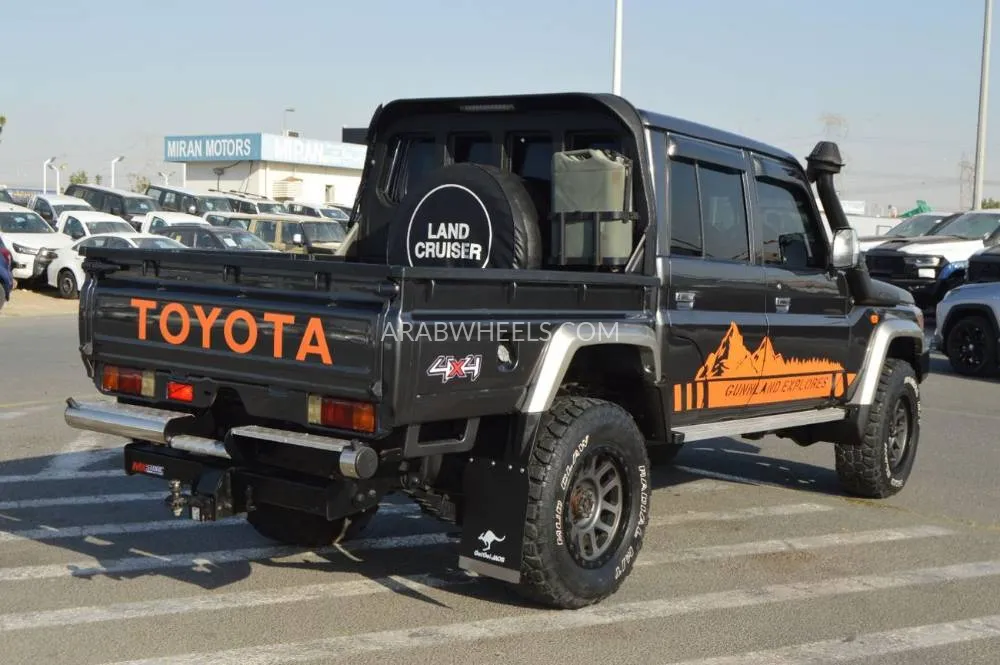 Toyota Land Cruiser 70 Series 2015 for Sale in Dubai Image-8