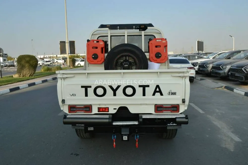 Toyota Land Cruiser 70 Series 2022 for Sale in Dubai Image-8