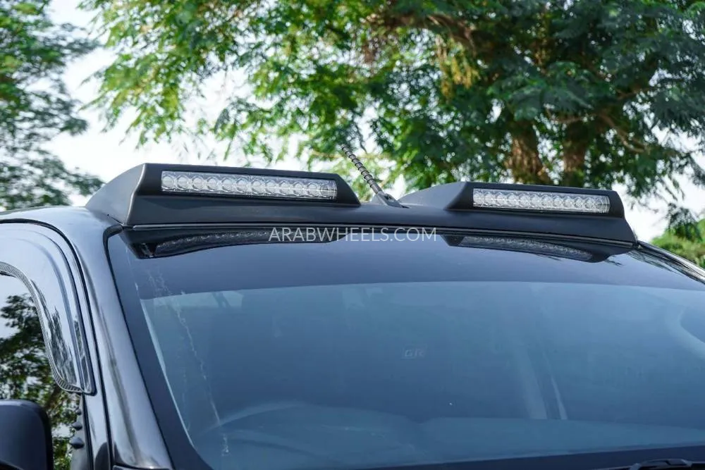 Toyota Hilux 2018 for Sale in Dubai Image-13