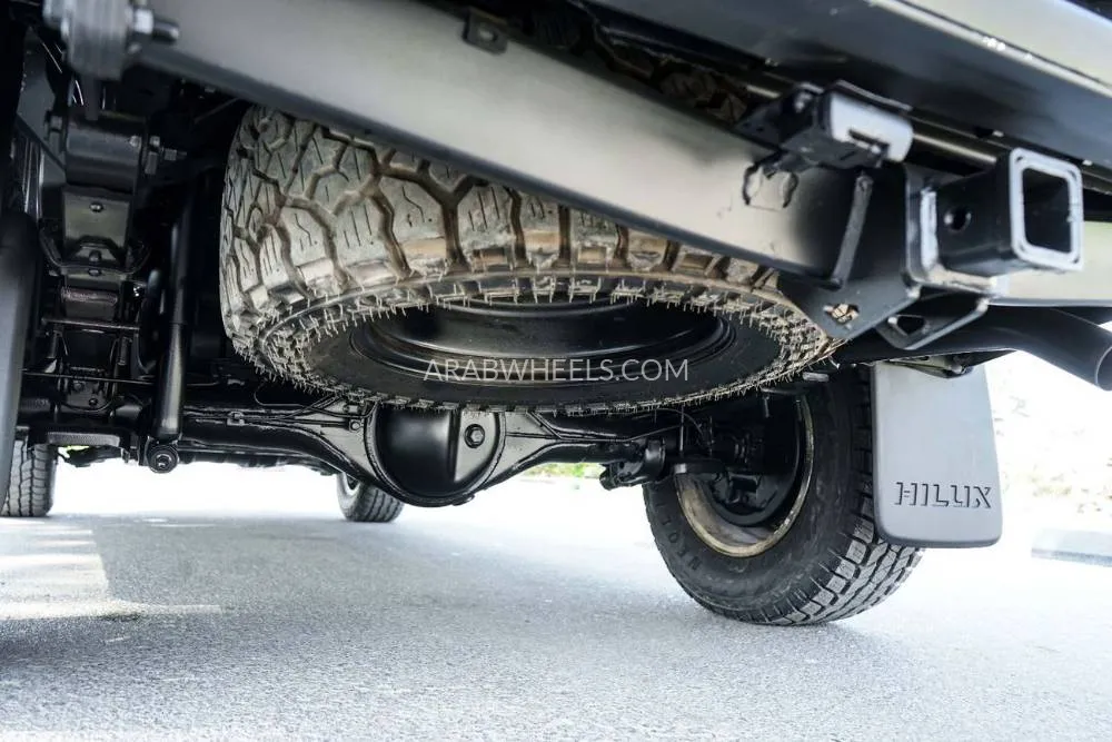 Toyota Hilux 2018 for Sale in Dubai Image-14