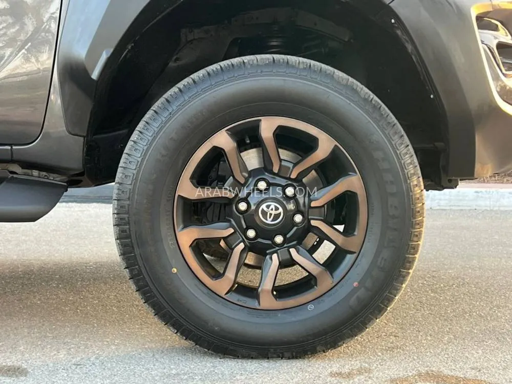 Toyota Hilux 2021 for Sale in Dubai Image-22