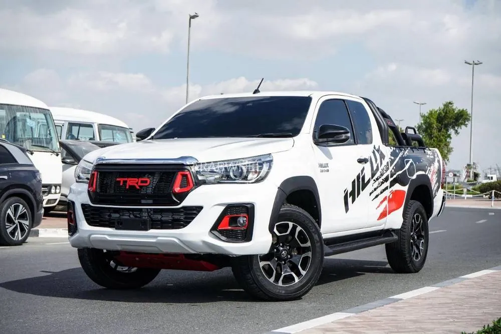 Toyota Hilux 2021 for Sale in Dubai Image-6