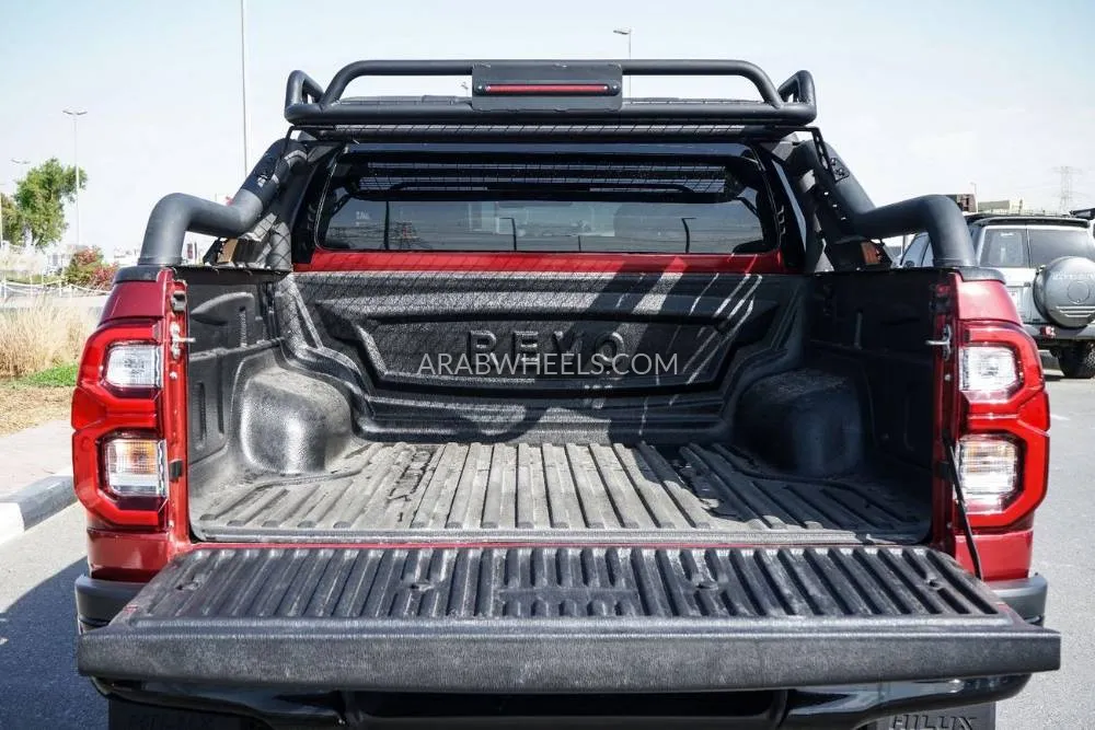 Toyota Hilux 2022 for Sale in Dubai Image-9