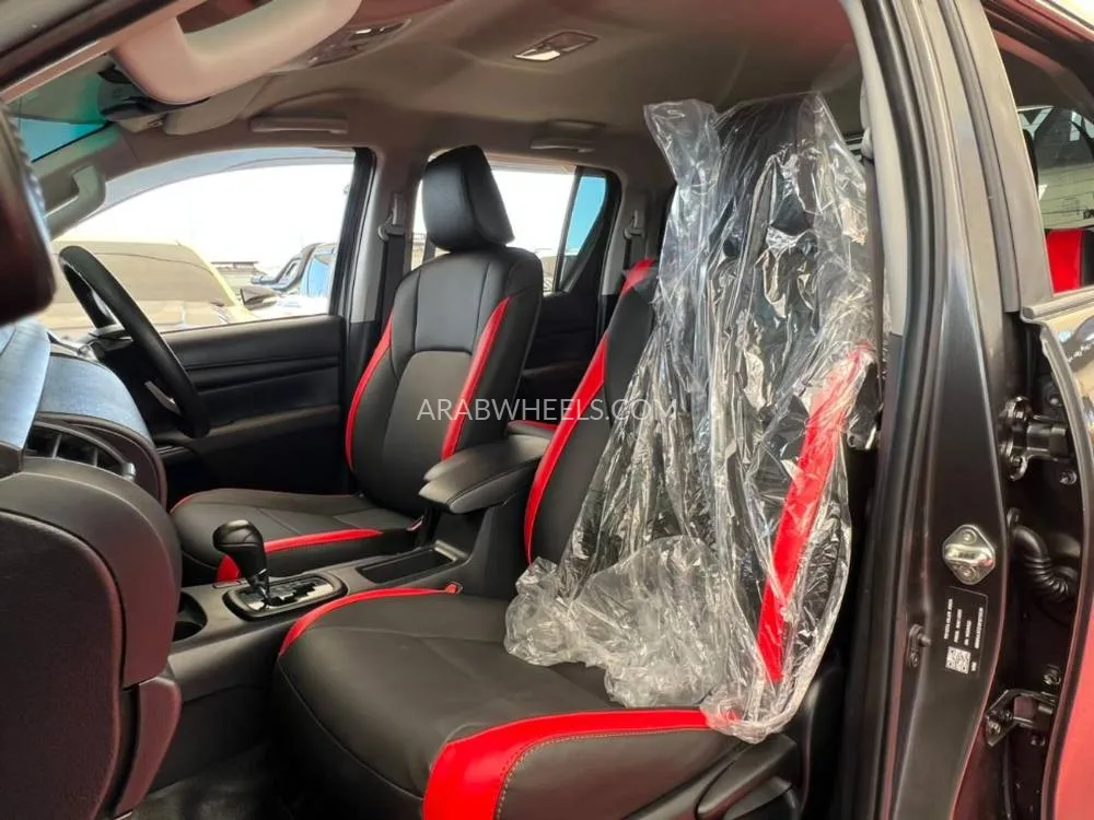 Toyota Hilux 2022 for Sale in Dubai Image-21