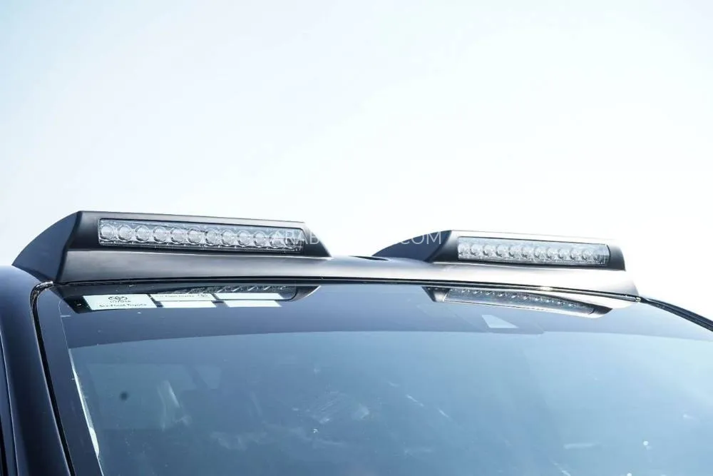 Toyota Hilux 2023 for Sale in Dubai Image-9