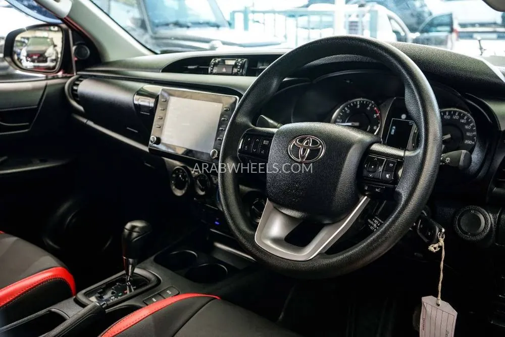 Toyota Hilux 2023 for Sale in Dubai Image-13