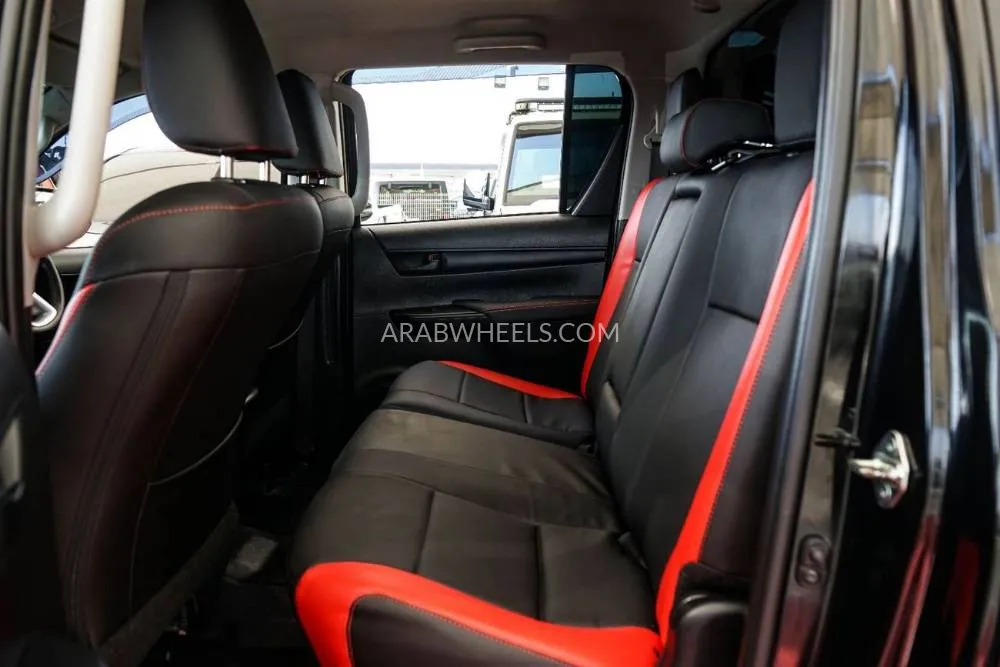 Toyota Hilux 2023 for Sale in Dubai Image-28
