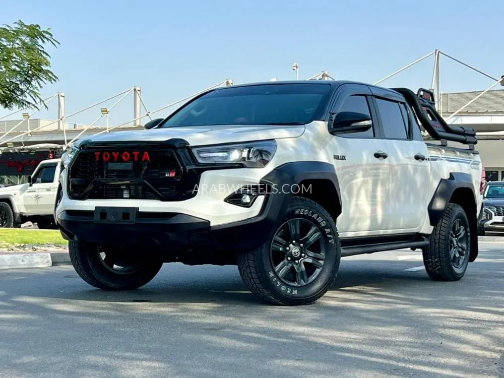 Toyota Hilux 2023 for Sale in Dubai Image-2